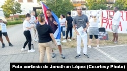 Exiliados cubanos en Alemania piden al parlamento cortar fondos de la UE a dictadura en Cuba
